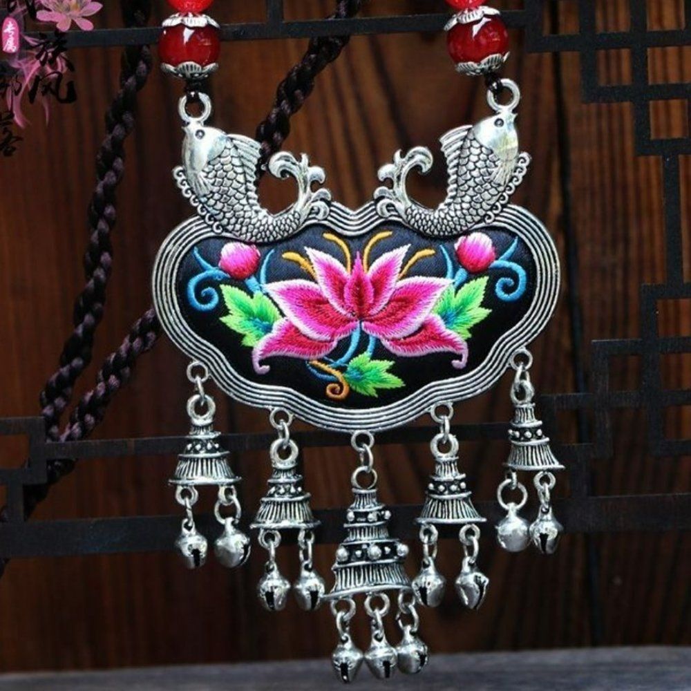 Miao Silver Pendant Necklace with Antique Floral Embroidery Jewelry #1203